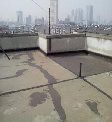 嘉定漏水维修 楼顶漏水是什么原因，楼顶漏水维修方法是什么?